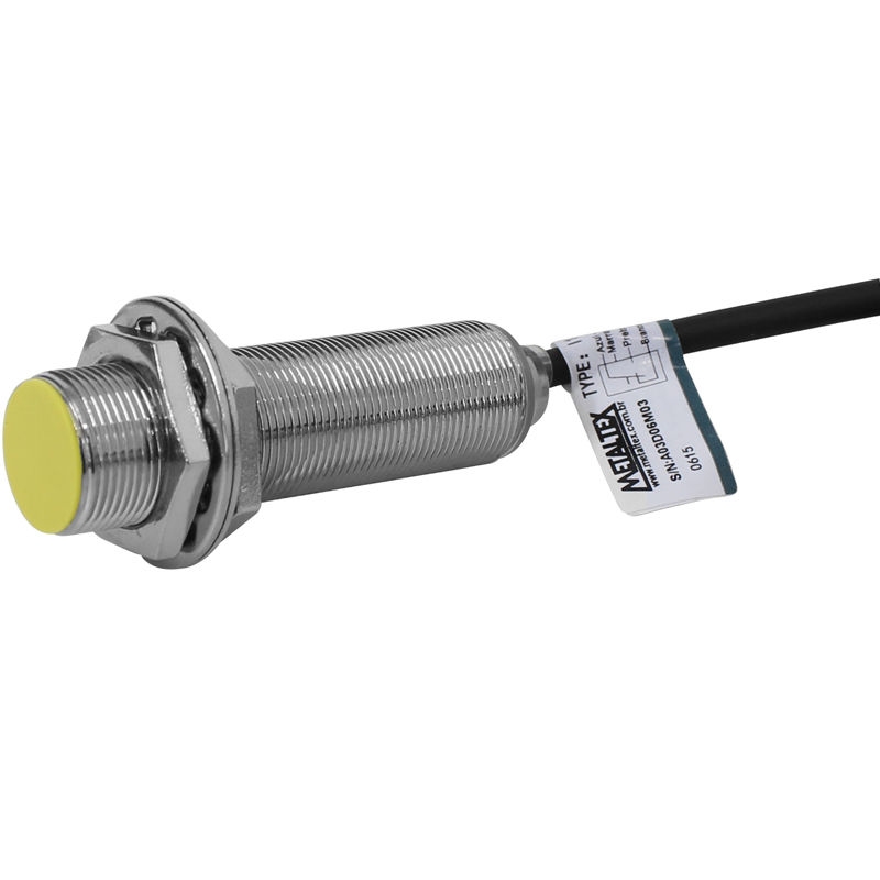 Sensor Indutivo Faceado Cilíndrico M18 NPN 10-36VCC 1NA+1NF Alcance 5 mm com Cabo 2 M 4 Fios IP67 com LED