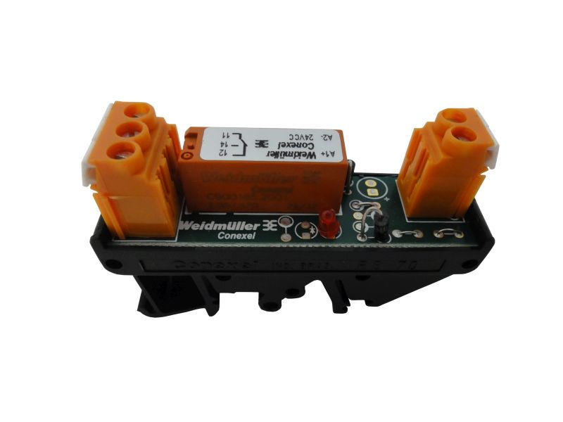 Acoplador Relé Acoplador Relé 24VCC 1 Contato Reversível (NAF) com LED Vermelho 8A Largura 20 mm para Trilho DIN Conexão para Parafusos