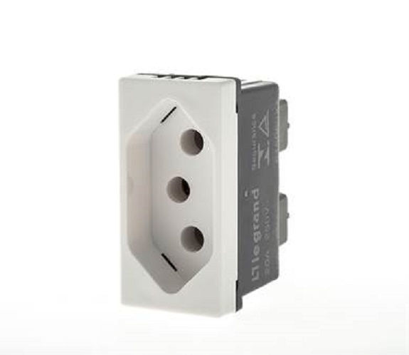Módulo Módulo Tomada NBR 2P+T 10A/250VCA PVC Branco Linha Pial PLUS Mais Borne Automático