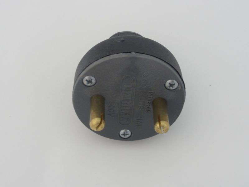 Plugue Industrial 2P Redondo 32A 500VCA Preto/Cinza PVC