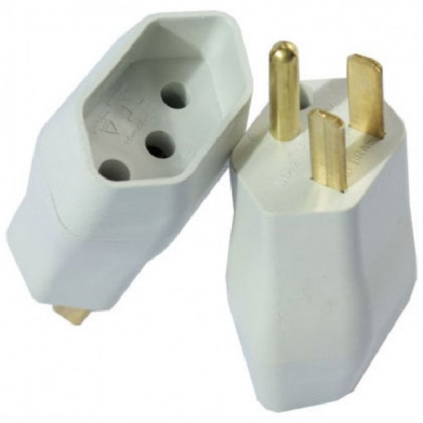 Adaptador Plugue 2P+T Chato para Tomada 2P+T 15A/250VCA Reverso Branco