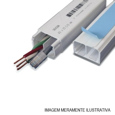 Canaleta PVC Aparente Lisa com Divisória 40x25x2000 mm com Tampa Branca com Adesivo Dexson com 2 Divisórias
