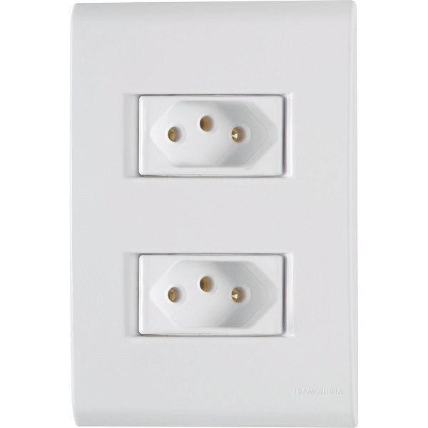 Tomada Embutir NBR 2P+T Dupla Horizontal 4x2 20A/250VCA Distanciada Branca Linha LIZ com Placa