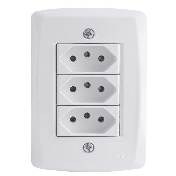 Tomada Embutir NBR 2P+T Tripla Horizontal 4x2 10A/250VCA Branca Linha LUX2 com Placa
