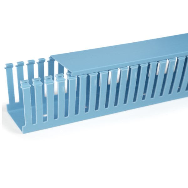 Canaleta PVC Aparente Perfurada sem Divisória 50x80x2000 mm (Lxaxc) com Tampa Azul Heladuct